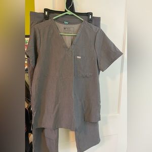 Large petite graphite figs scrub set